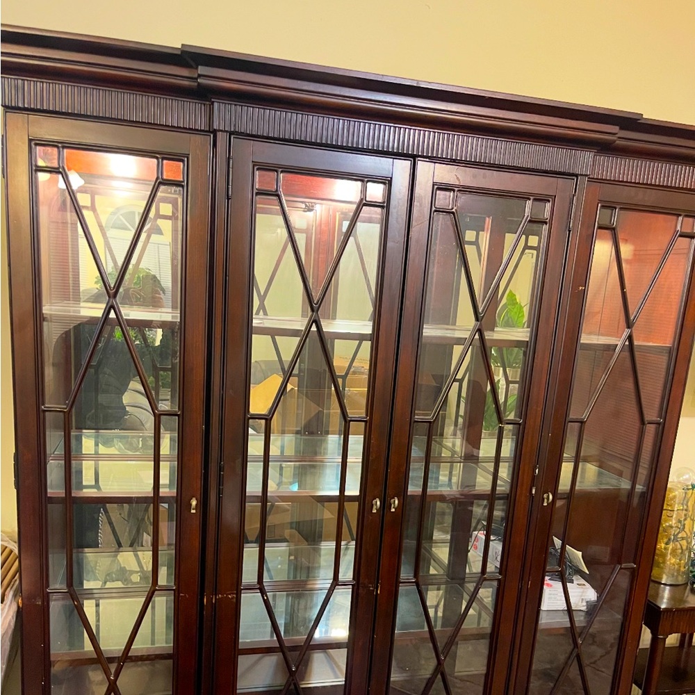 Vintage Mahogany China Cabinet – Elegant Glass Display with Storage